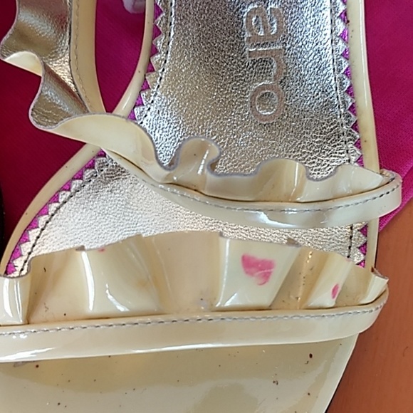 High Heels. Strappy Emanuel Ungaro. - Picture 8 of 8